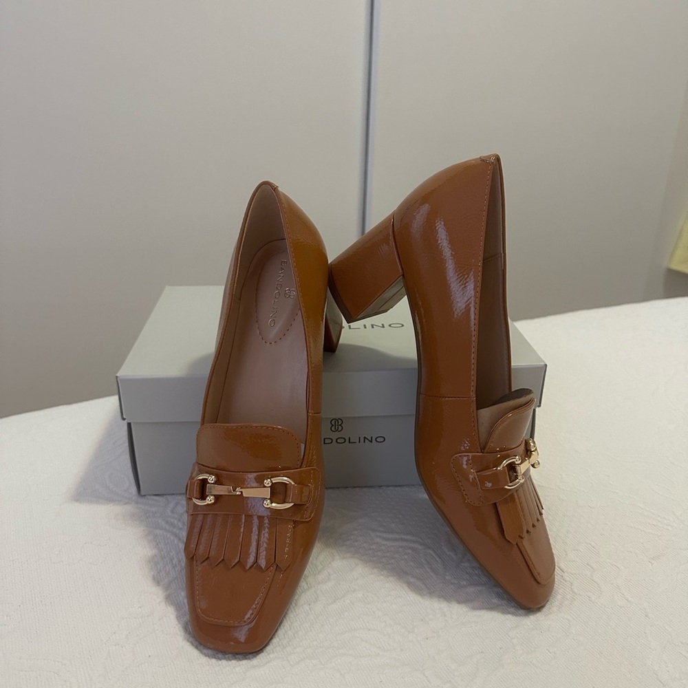Bandolina Andry Women's Tan heeled Loafer. Size 8,5 - Picture 3 of 4